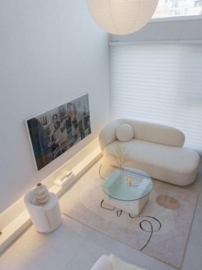 10 minutes from Seongsu Station, Designer's loft space,4m high floor,New construction